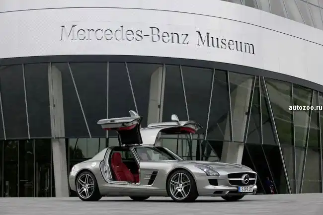 Mercedes SLS AMG “взлетел” над Штутгартом