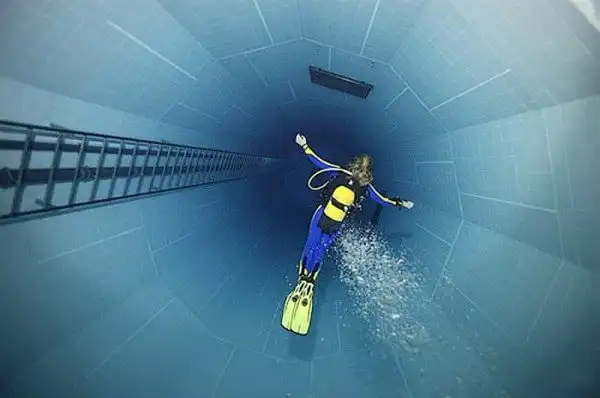 Самый глубокий в мире бассейн
