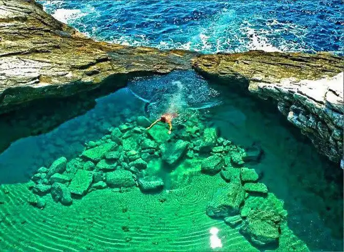 10 самых красивых природных бассейнов мира