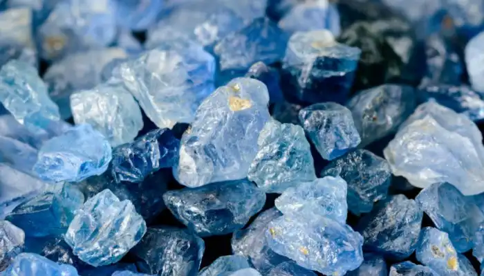 Кармелтазит – редкий драгоценный камень, который сможет разрезать алмаз